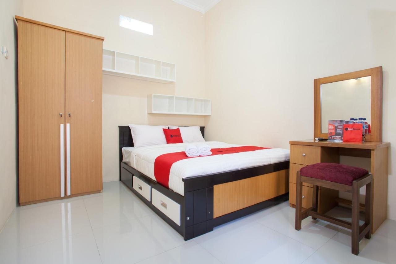 RedDoorz Syariah near UNTAG Banyuwangi Hotel Banyuwangi  Bagian luar foto